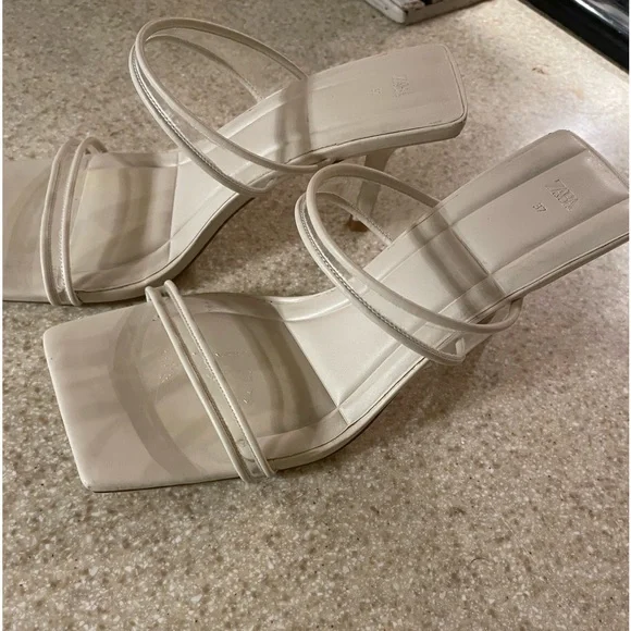 Zara, cream, wore two times. Too big for my narrow foot. Size 6 1/3-Euro 37. - Picture 6 of 10